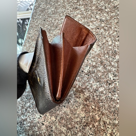 - Louis Vuitton, authentic Sarah monogram vintage wallet - Picture 8 of 17